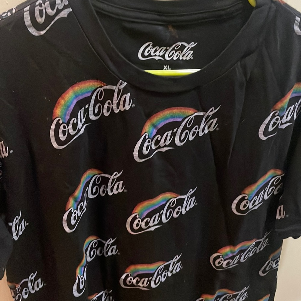 Coca-Cola - XL - pride shirt
